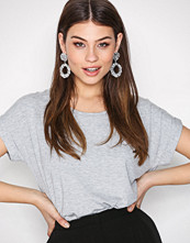 Only onlMOSTER S/S O-Neck Top Noos Jrs Lys grå