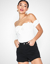NLY Trend Cheeky Fit Denim Shorts