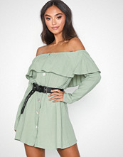 Glamorous Long Sleeve Offshoulder Dress