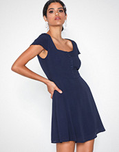 Glamorous Short Sleeve Dress
