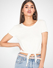 Only Onlarli S/S Knot Top Jrs Noos Cloud Dancer