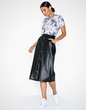 NLY Trend Button Midi Pu Skirt