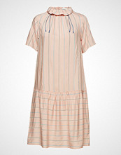 Wood Wood Delphine Dress Knelang Kjole Rosa WOOD WOOD