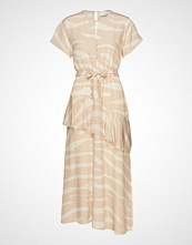 Fall Winter Spring Summer Sanne Knelang Kjole Rosa FALL WINTER SPRING SUMMER