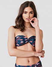 NA-KD Swimwear Bandeau Knot Bikini Top multicolor