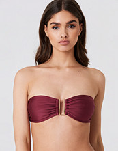 NA-KD Swimwear Shiny Metal Detail Bandeau Bikini röd