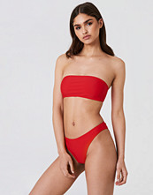 NA-KD Swimwear High Cut Bikini Panty röd