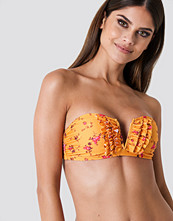 NA-KD Swimwear Frill Deep V Bandeau Bikini orange