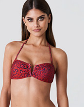 NA-KD Swimwear V-detail Bandeau Top röd