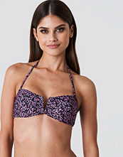 NA-KD Swimwear V-detail Bandeau Top multicolor