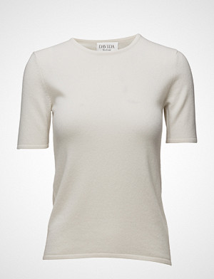 Davida Cashmere T-skjorte, T-Shirt T-shirts & Tops Short-sleeved Creme DAVIDA CASHMERE Davida Cashmere T-skjorte, T-Shirt T-shirts & Tops Short-sleeved Creme DAVIDA CASHMERE
