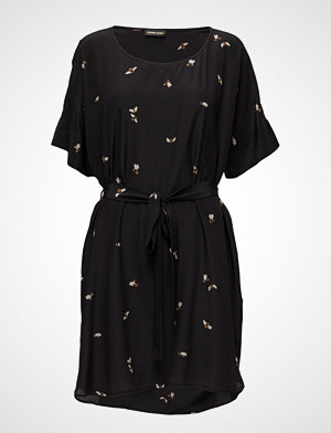 Stine Goya kjole, Smilla, 260 Bees Silk Stine Goya kjole, Smilla, 260 Bees Silk