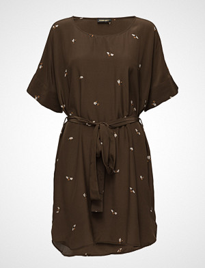 Stine Goya kjole, Smilla, 260 Bees Silk Stine Goya kjole, Smilla, 260 Bees Silk