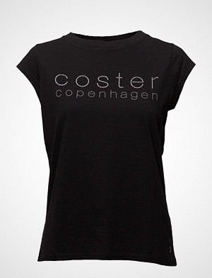 Coster Copenhagen T-skjorte, T-Shirt W. Coster Logo T-shirts & Tops Short-sleeved Svart COSTER COPENHAGEN Coster Copenhagen T-skjorte, T-Shirt W. Coster Logo T-shirts & Tops Short-sleeved Svart COSTER COPENHAGEN