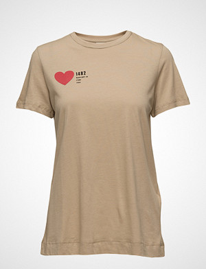 By Malene Birger Flecka T shirts & Tops Short sleeved Beige FLECKA HVIT T SKJORTE | Hoyer.no