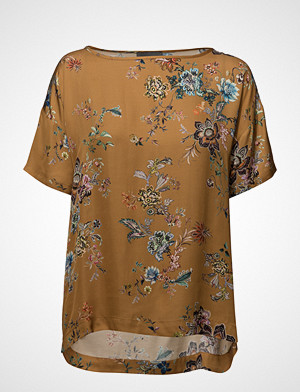 Sand T-skjorte, 3644 - Rufa T-shirts & Tops Short-sleeved Gul SAND Sand T-skjorte, 3644 - Rufa T-shirts & Tops Short-sleeved Gul SAND