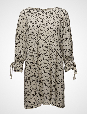 ÁERON kjole, Crew Neck Flippy Dress ÁERON kjole, Crew Neck Flippy Dress