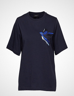 Peak Performance T-skjorte, W Vickyt T-shirts & Tops Short-sleeved Blå PEAK PERFORMANCE Peak Performance T-skjorte, W Vickyt T-shirts & Tops Short-sleeved Blå PEAK PERFORMANCE