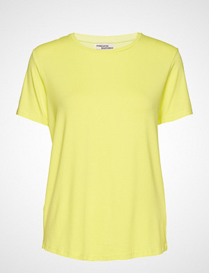 Baum Und Pferdgarten T-skjorte, Enye T-shirts & Tops Short-sleeved Gul BAUM UND PFERDGARTEN Baum Und Pferdgarten T-skjorte, Enye T-shirts & Tops Short-sleeved Gul BAUM UND PFERDGARTEN