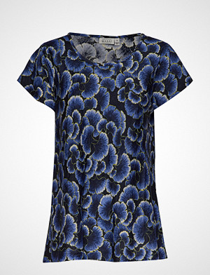 Masai bluse, Kalli Top Bluse Kortermet Blå MASAI Masai bluse, Kalli Top Bluse Kortermet Blå MASAI