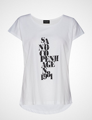Sand T-skjorte, 4017 - Abella T-shirts & Tops Short-sleeved Hvit SAND Sand T-skjorte, 4017 - Abella T-shirts & Tops Short-sleeved Hvit SAND