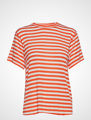 IBEN T-skjorte, Victor Tee T-shirts & Tops Short-sleeved Rød IBEN IBEN T-skjorte, Victor Tee T-shirts & Tops Short-sleeved Rød IBEN