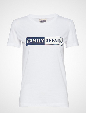 Baum Und Pferdgarten T-skjorte, Jerry T-shirts & Tops Short-sleeved Hvit BAUM UND PFERDGARTEN Baum Und Pferdgarten T-skjorte, Jerry T-shirts & Tops Short-sleeved Hvit BAUM UND PFERDGARTEN