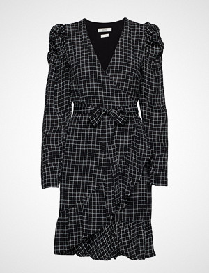 Gestuz kjole, Denicegz Wrap Dress Ma19 Knelang Kjole Svart GESTUZ Gestuz kjole, Denicegz Wrap Dress Ma19 Knelang Kjole Svart GESTUZ