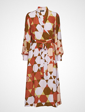 Stine Goya kjole, Micaela, 420 Hexagons Silk Knelang Kjole Beige STINE GOYA Stine Goya kjole, Micaela, 420 Hexagons Silk Knelang Kjole Beige STINE GOYA
