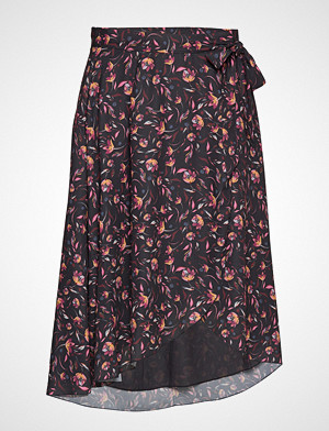 Fall Winter Spring Summer skjørt, Ulla Knelangt Skjørt Svart FALL WINTER SPRING SUMMER Fall Winter Spring Summer skjørt, Ulla Knelangt Skjørt Svart FALL WINTER SPRING SUMMER