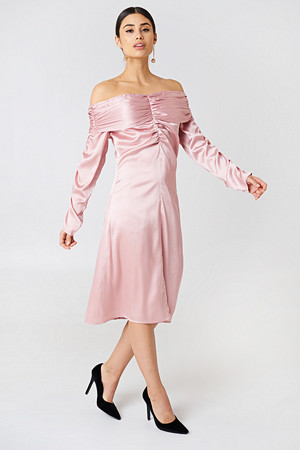 NA-KD Party kjole, Ruched Detail Off Shoulder Dress rosa NA-KD Party kjole, Ruched Detail Off Shoulder Dress rosa