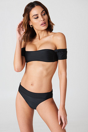 Boohoo bikini, Salamanca Bardot Bandeau Bikini Set svart Boohoo bikini, Salamanca Bardot Bandeau Bikini Set svart