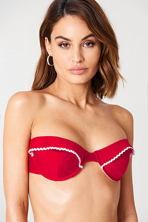 Andrea Hedenstedt x NA-KD bikini, Frill Bikini Top röd Andrea Hedenstedt x NA-KD bikini, Frill Bikini Top röd